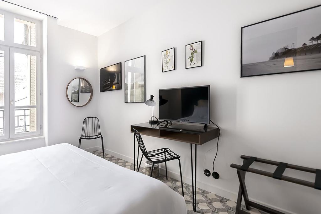 Urban Style Hotel Des Carmes Aurillac Exterior foto